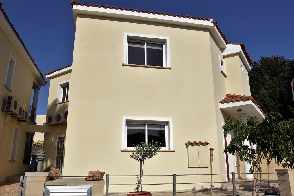 Villa Christina Paphos Bagian luar foto