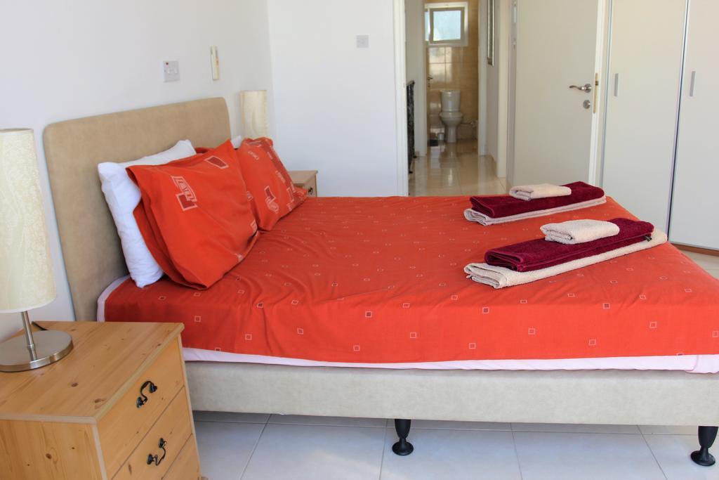 Villa Christina Paphos Bagian luar foto