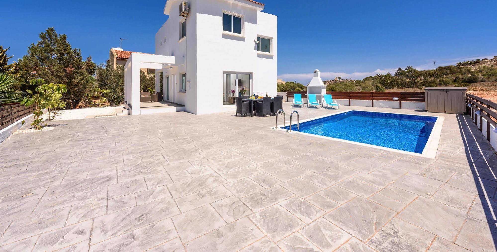 Villa Christina Paphos Bagian luar foto