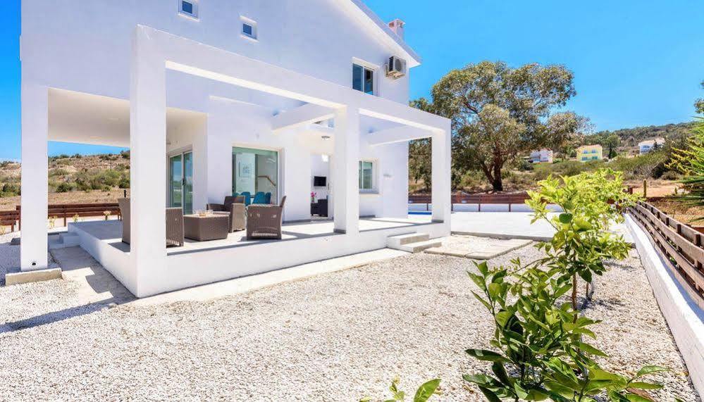 Villa Christina Paphos Bagian luar foto
